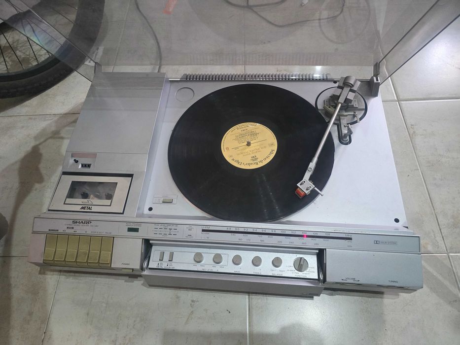 Gira Discos + 2 Colunas SHARP