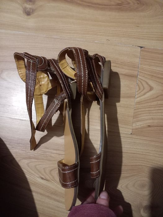 Sprzedam buty damskie