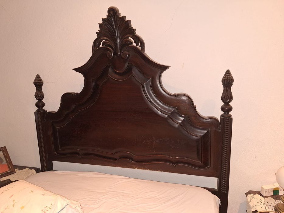 Mobilia de quarto antiga