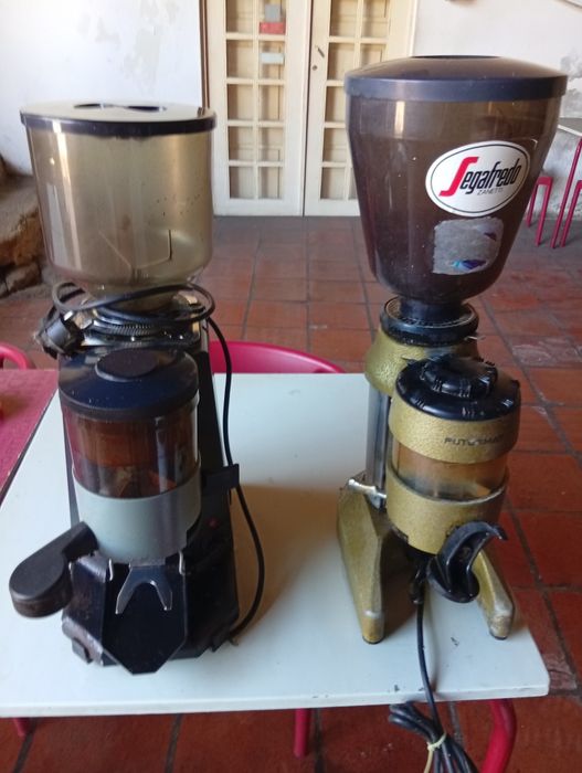 2 moinhos de café
