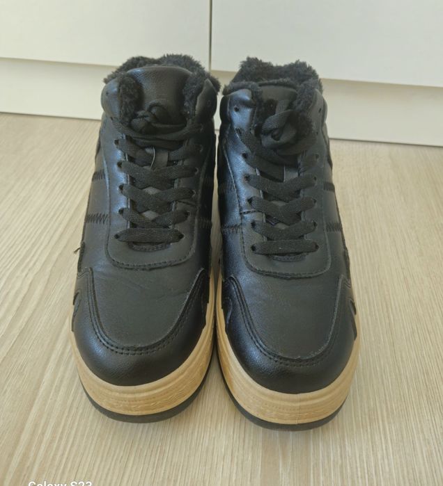 Кросівки-черевики зимові sinsay б/у.