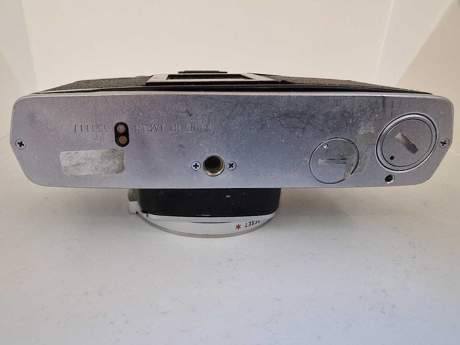 Olympus OM-2 in very good condition and fully functional64564125124738123