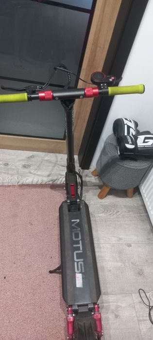 Chulajnoga elektryczna motus8.5pro lite
