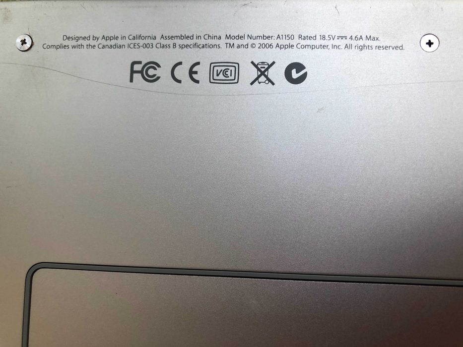 Apple MacBook Pro 1.1 15" 2006 - A1150 - używany