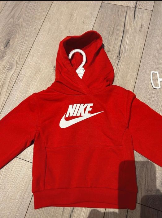 Dres dziecięcy Nike.