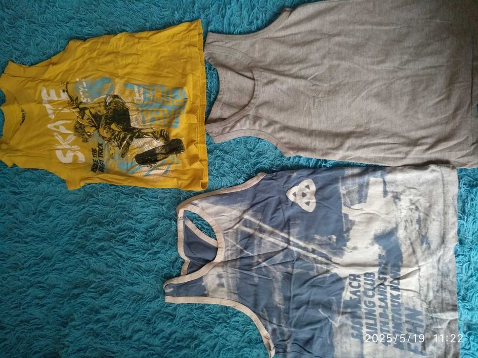 майки  на мальчика .