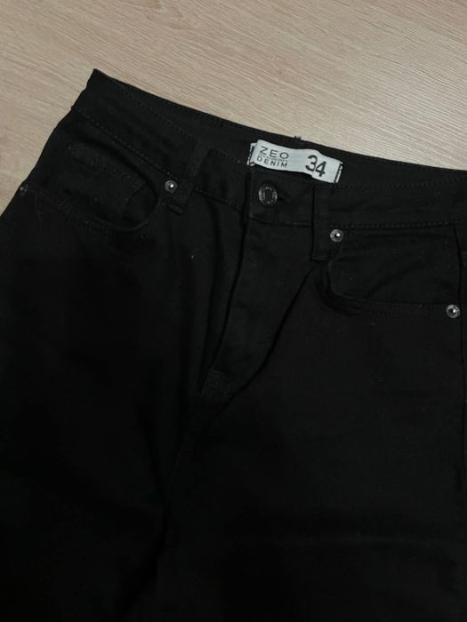 Чорні жіночі джинси прямого крою xs