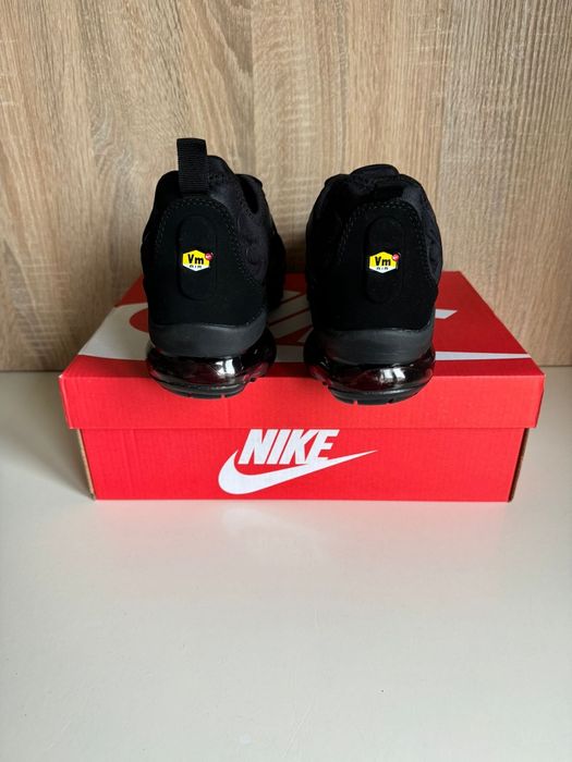 Nowe buty Nike Air Vapormax Plus Rozmiar 43