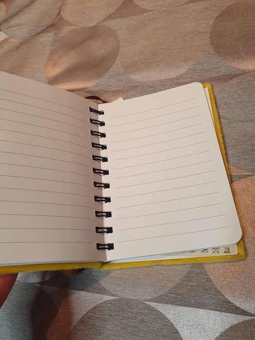 Pluszowy notesik z żyrafą dla dzieci