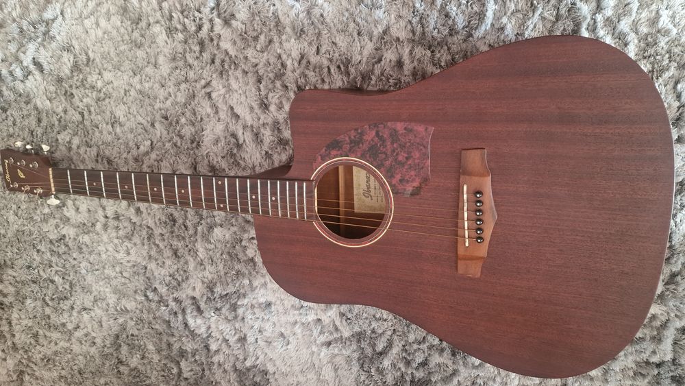 Guitarra electroacustica Ibanez como nova