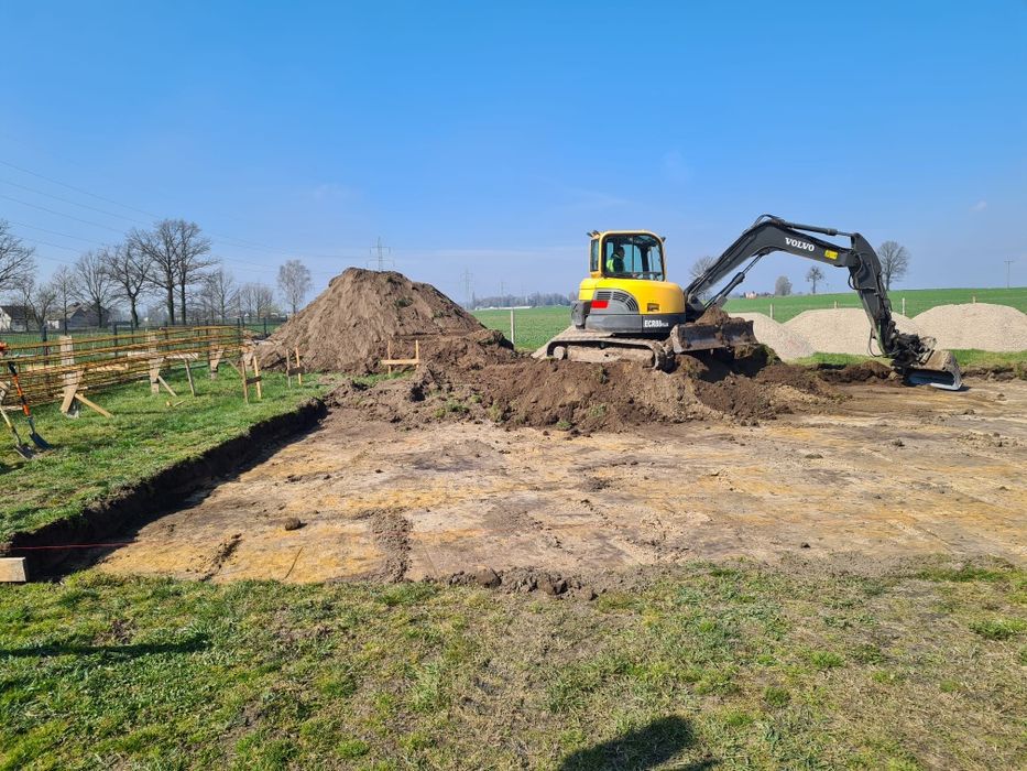 Prace Ziemne Budowa Dróg Zjazdów Utwardzenie Drogi Koparko ładowarka