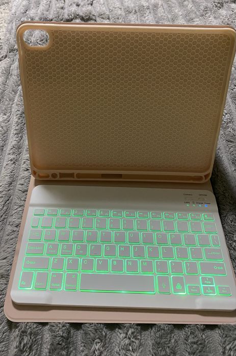 Чохол-клавіатура для планшета розкладка iPad 11″  та 10.9″ 10 gen.