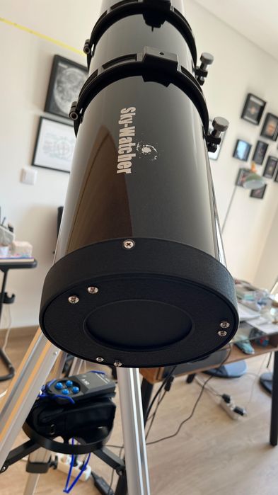 Telescópio Sky-Watcher 130mm 900mm + montagem EQ3 Bresser motor AR