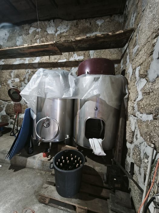 Cuba / Depósito em Inox 1000 Litros – Praticamente Novo