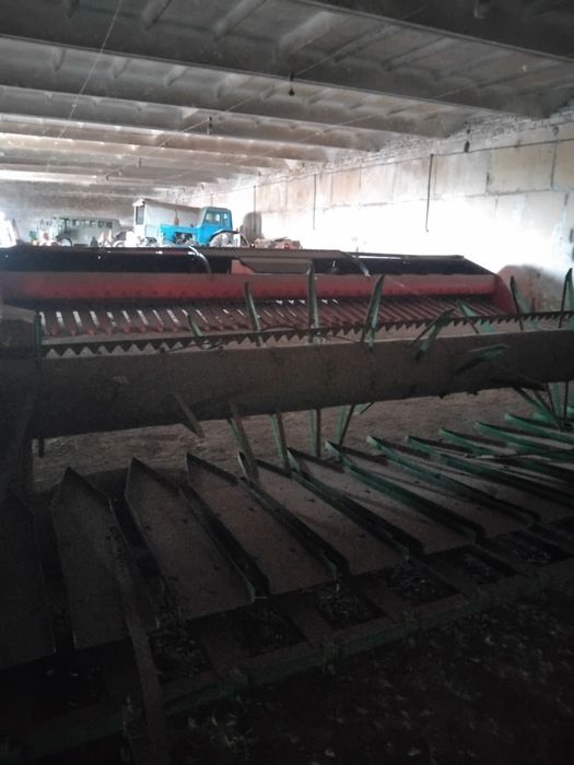 Приставка для збирання соняшника ПС-9,1