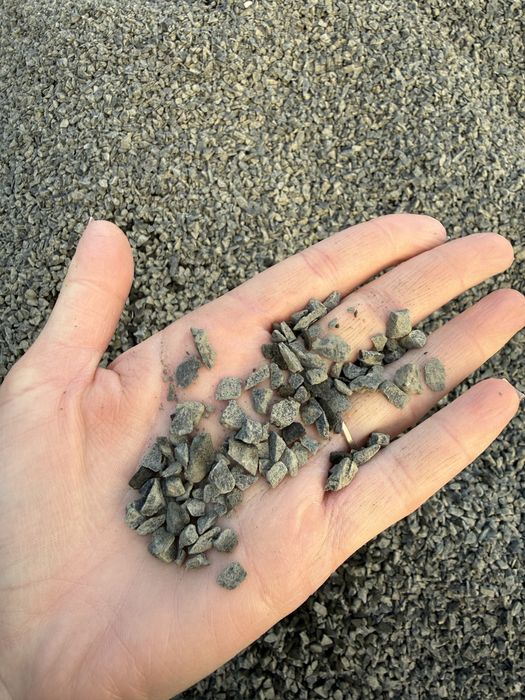 Sprzedam kamień ozdobny ciemny szary czarny grys