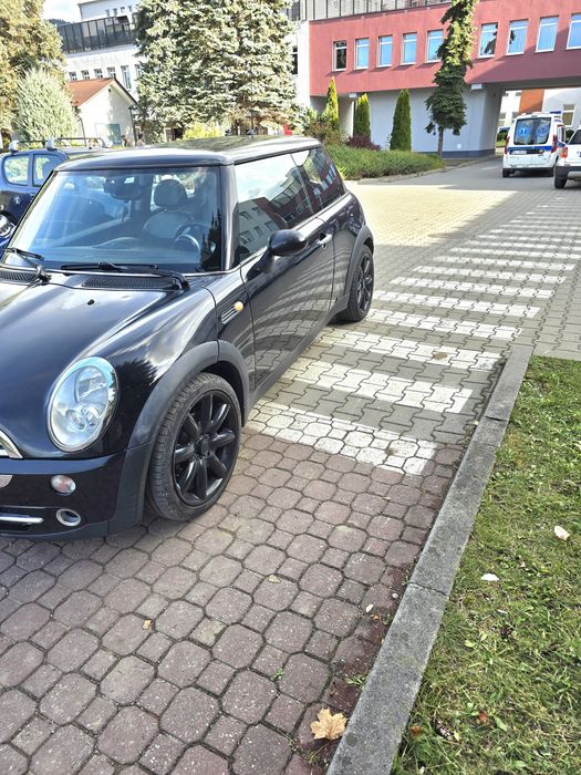 Mini Cooper  2004 r 1.6 benzyna Stan dobry