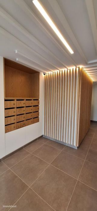 Apartamento T2 com jardim, Loures