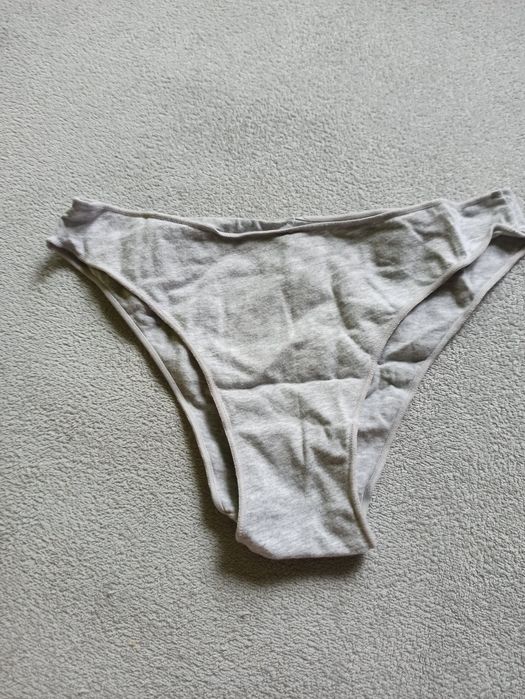Szare majtki damskie