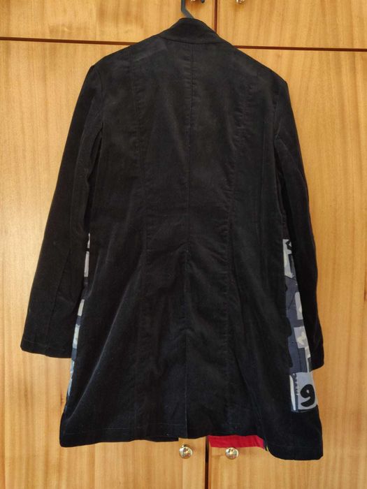 Casaco Desigual Preto e Vermelho - Tamanho 44