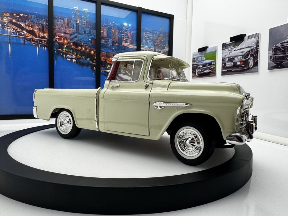 Chevrolet Pickup  3100 мастшаб 1:18