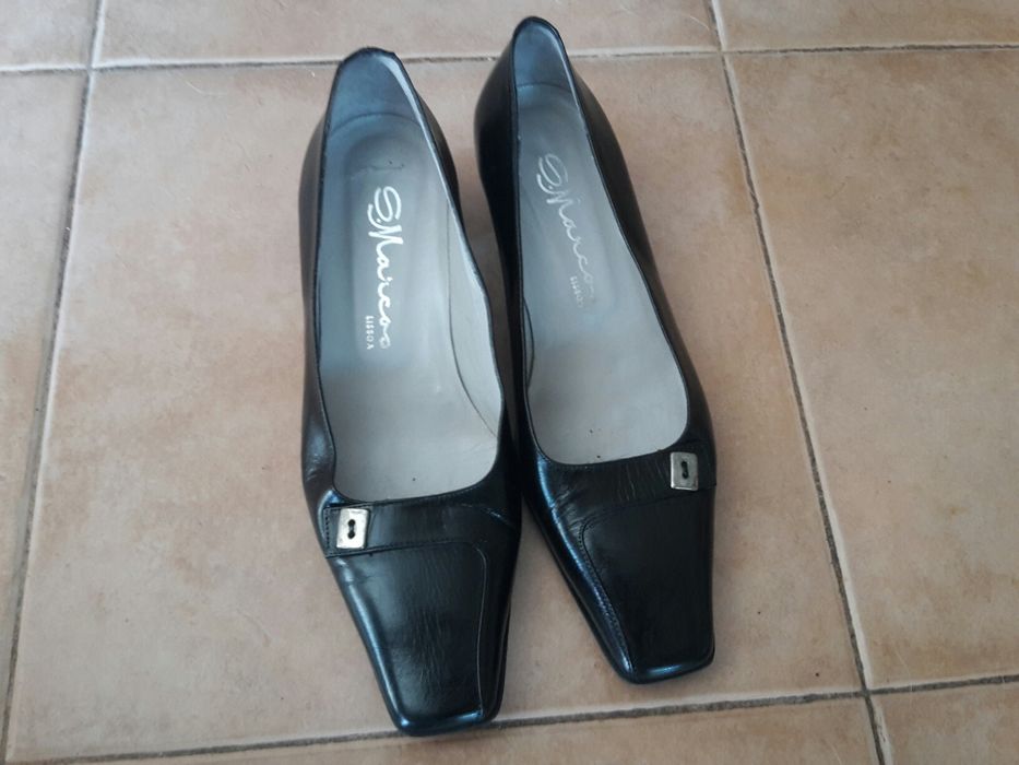 Sapatos em pele como novos