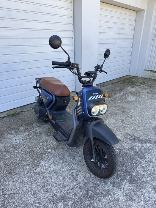 Scooter moto  electrónica Vortex Falcón