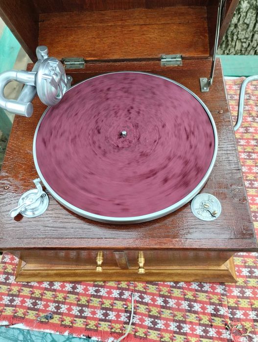 кабінетний граммофон