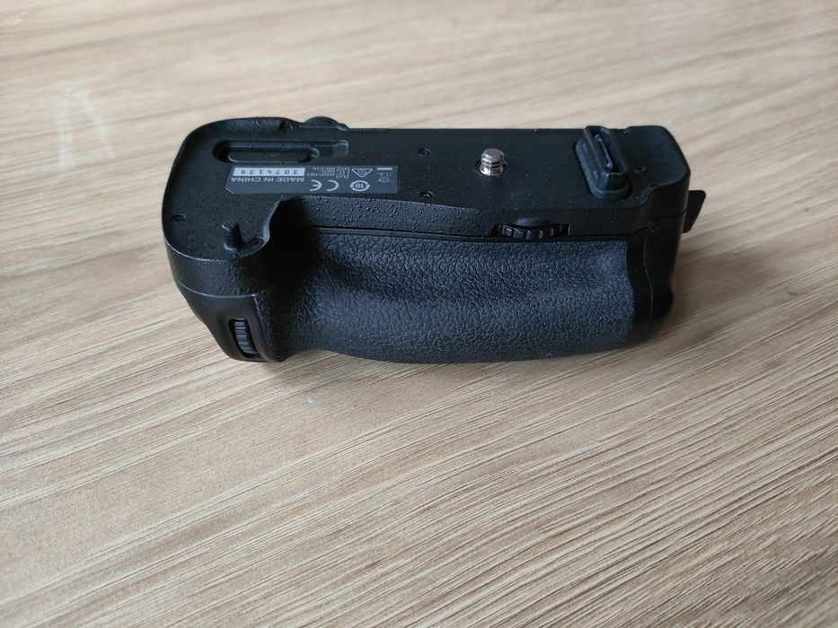 Бустер (батарейний блок) до  Nikon