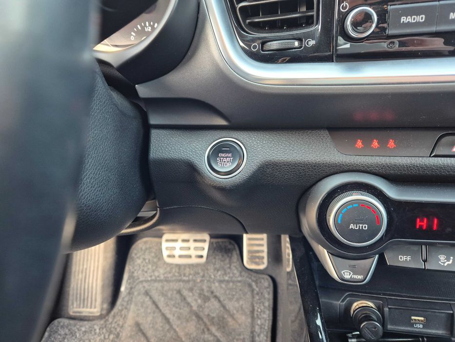 Продам Kia Stonic 2020г, отл сост