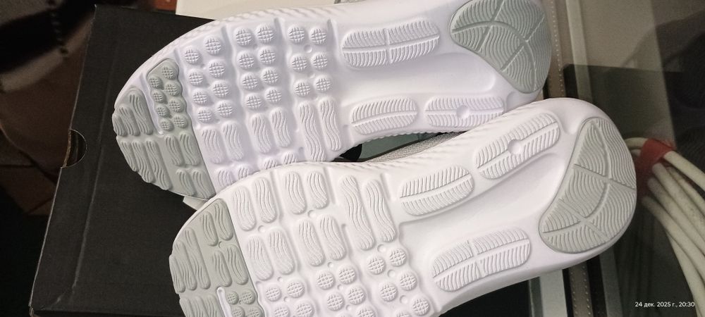 Ander Armour Подростковые кроссовки 38р. (24 см.) Оригинал!!! Новые!!!