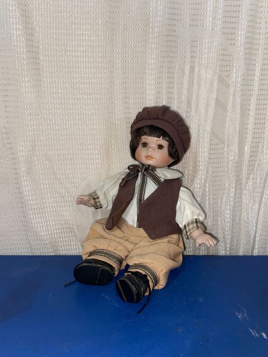 Bonecos de porcelana