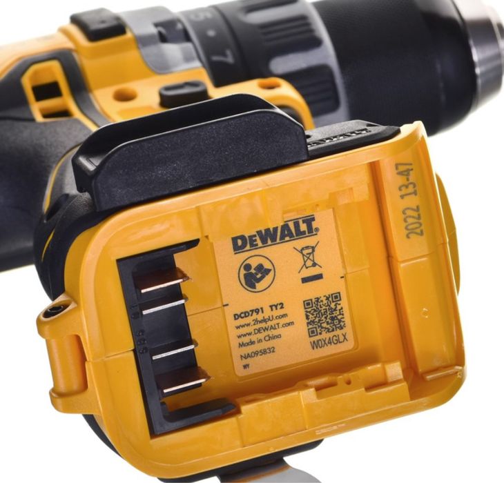 DEWALT Wiertarko Wkrętarka Bezszczotkowa 2x Akumulator Ładowarka Waliz