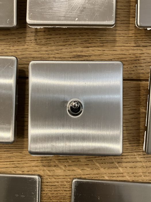 Włączniki świateł 17szt Govena Lightning loft