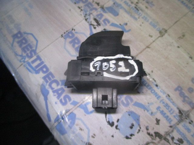 Comando / botão / interruptor vidros trás direito RENAULT Megane III (