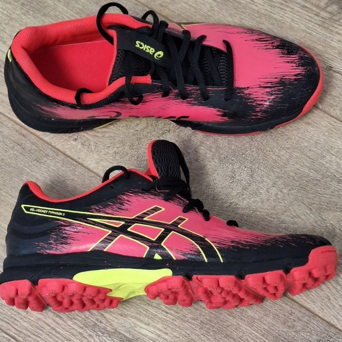 Женские кроссовки ASICS, размер 39,5-40