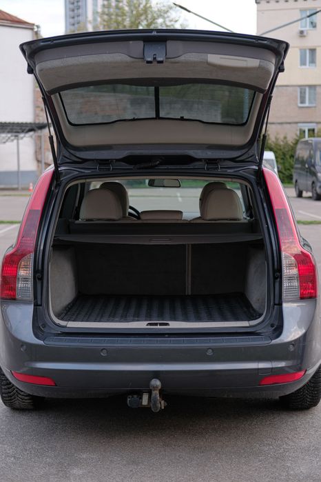 Авто Volvo V50 1,6D