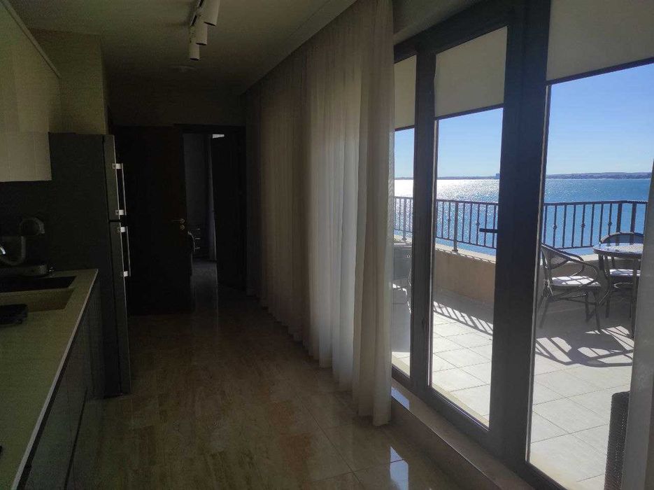 Продається трикімнатна квартира перша лінія, Святий Влас, Болгарія