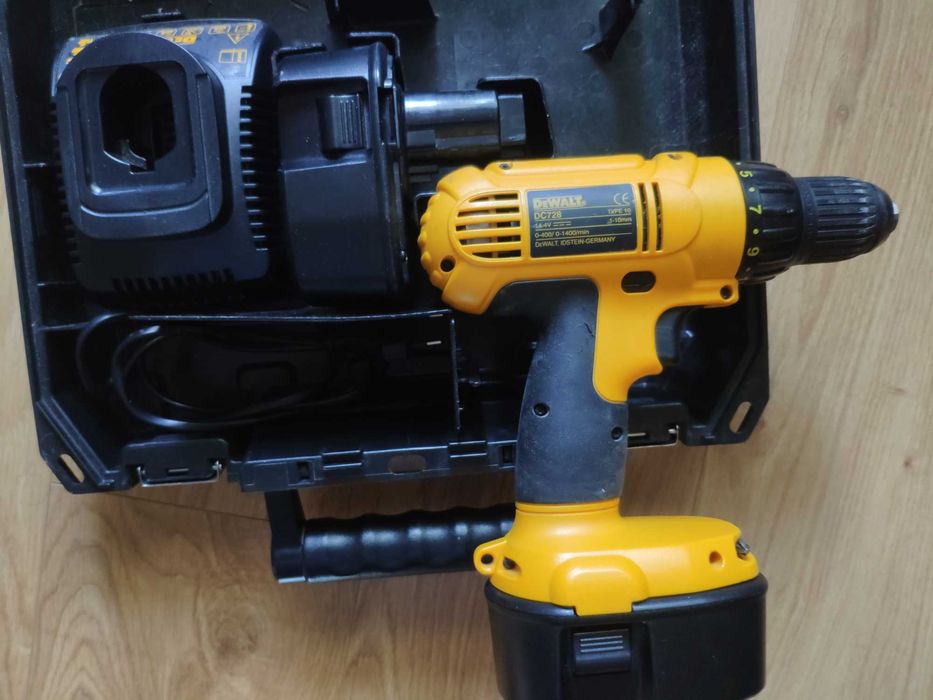 Продам аккумуляторную дрель-шуруповерт DeWALT DC728KA