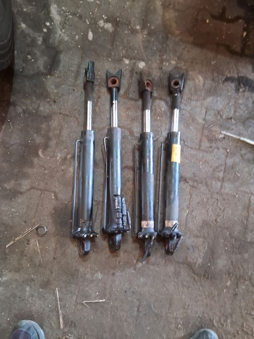 Циліндр підйому кабіни RENAULT MAGNUM DXI 12/13  5010629108