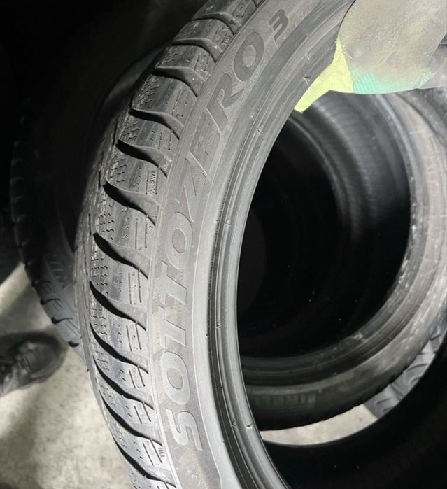 Комплетком або парою 245 40 19 pirelli sottozero 3