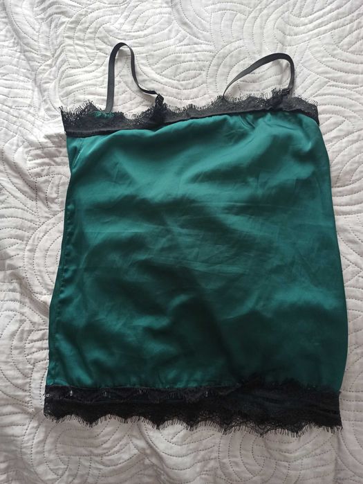 Bluzka na cienkich ramiączkach