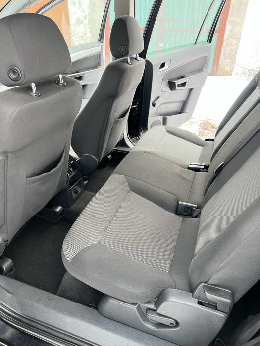 Свіжопригнаний Опель Зефіра з Німеччини