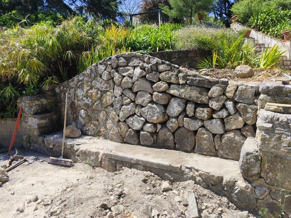 PEDRAVIVA Calçada e muros rusticos