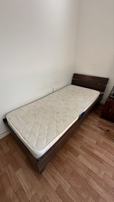 Vendo cama com colchao ortopedico