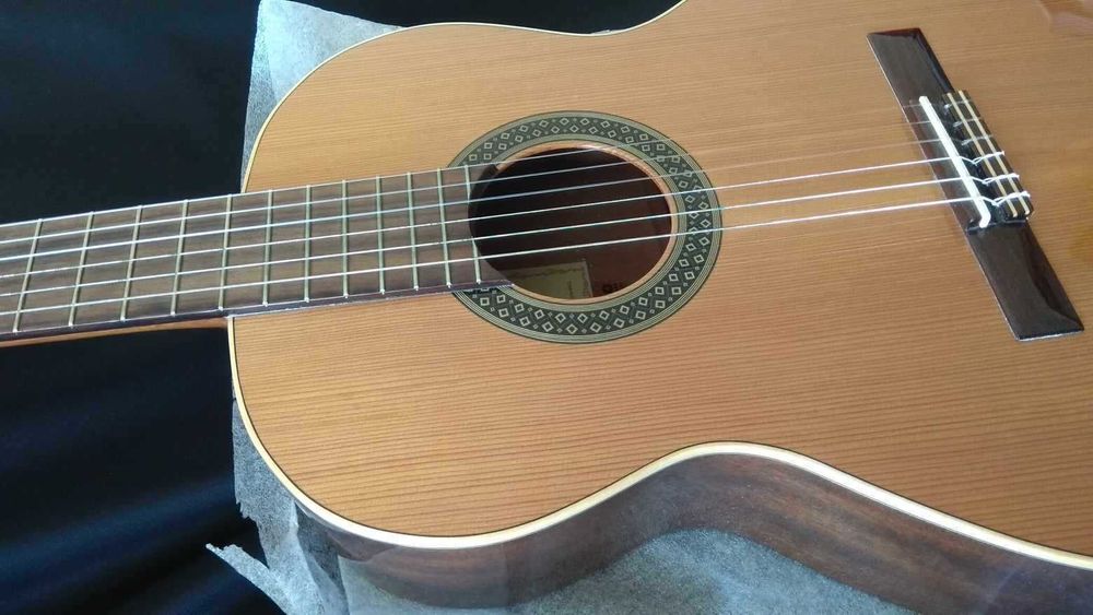 Violão clássico ALHAMBRA 1c cordas nylon