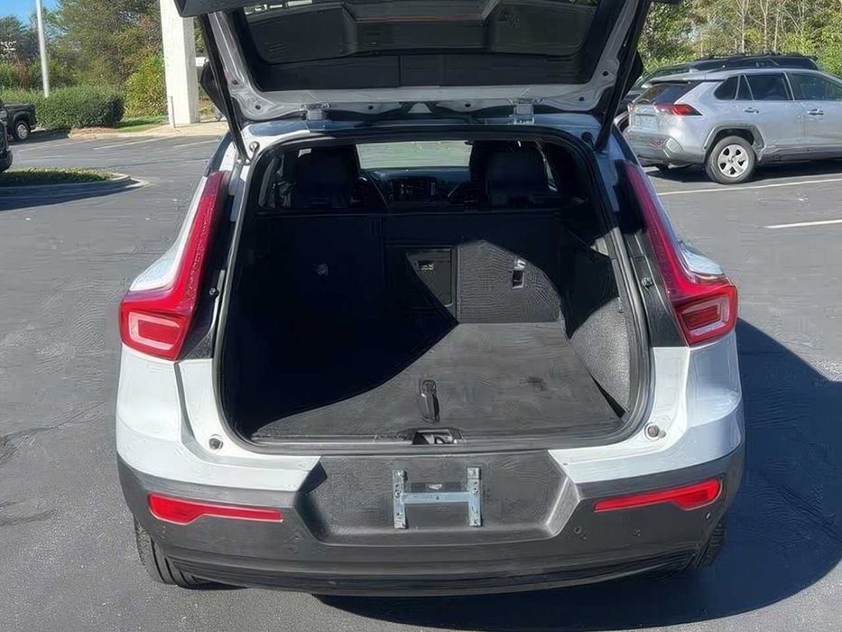 Volvo XC40 T5 R-Design      2022