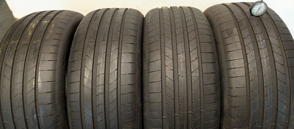 235/45R18 Goodyear Eagle