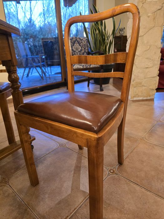 Zabytkowy stół + 4 krzesła