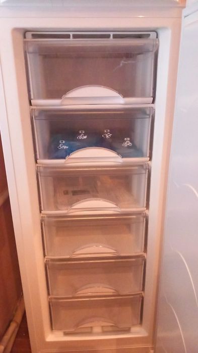 Продам морозильну камеру Атлант